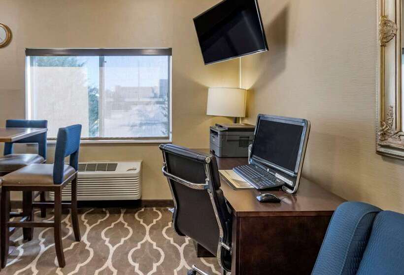 هتل Comfort Inn