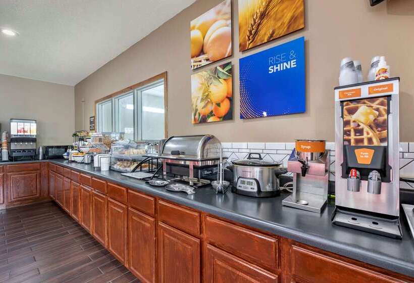 هتل Comfort Inn Muscatine Near Hwy 61