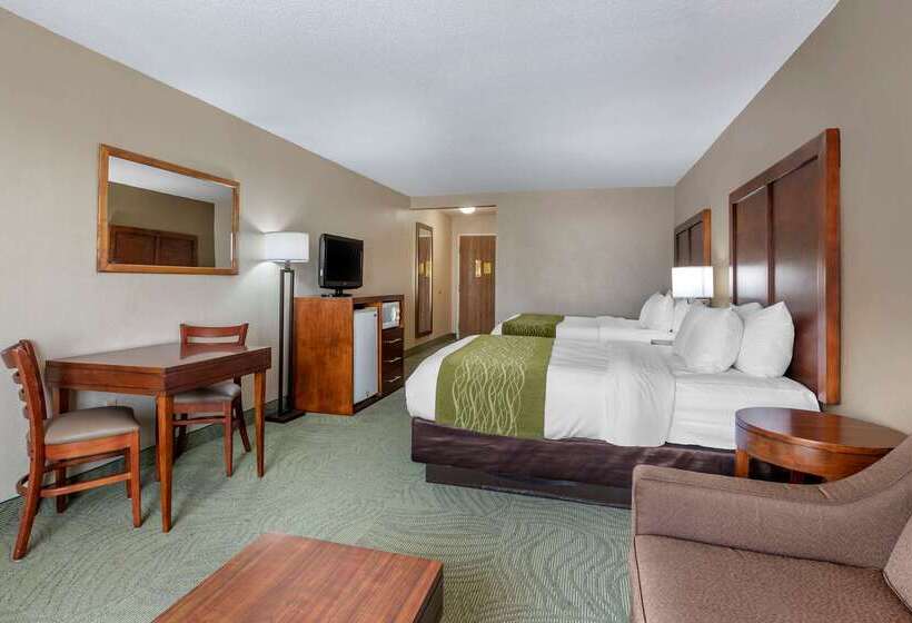 هتل Comfort Inn Muscatine Near Hwy 61