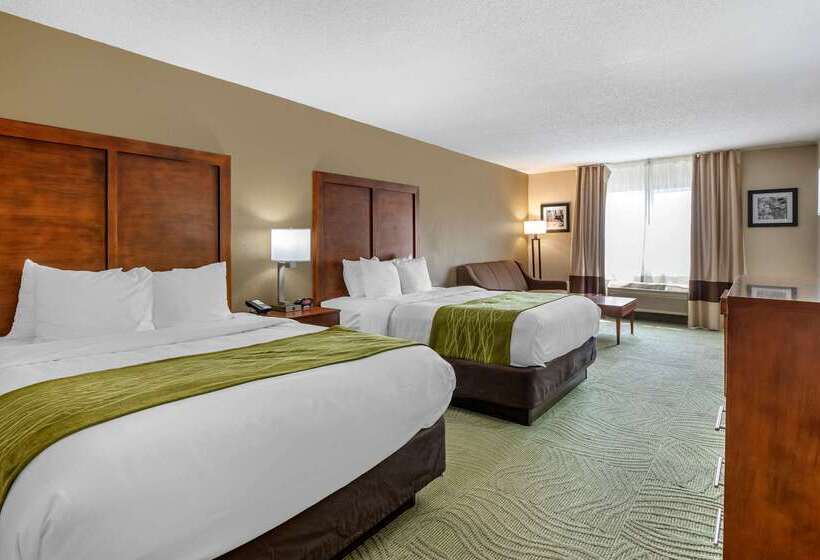 هتل Comfort Inn Muscatine Near Hwy 61
