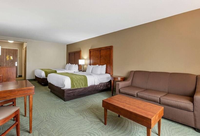هتل Comfort Inn Muscatine Near Hwy 61