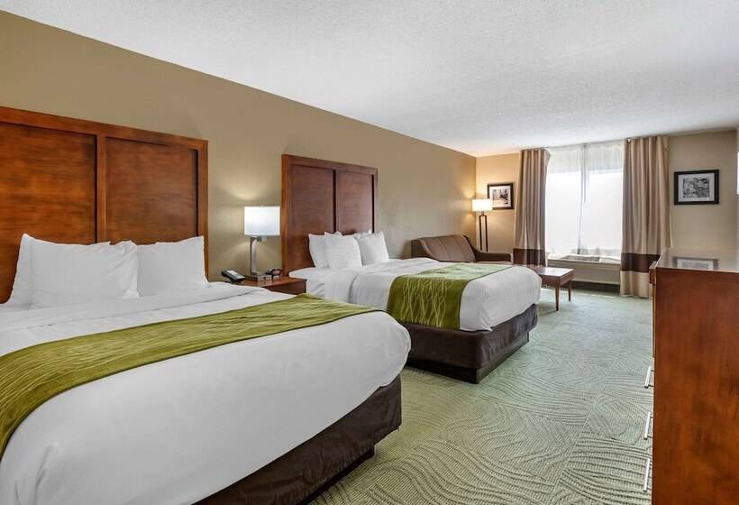هتل Comfort Inn Muscatine Near Hwy 61