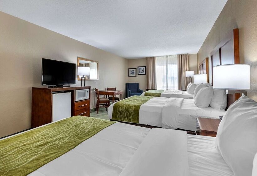 هتل Comfort Inn Muscatine Near Hwy 61
