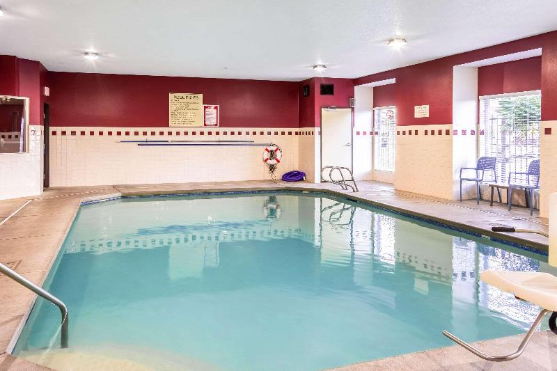 هتل Comfort Inn Portland Near I84 And I205