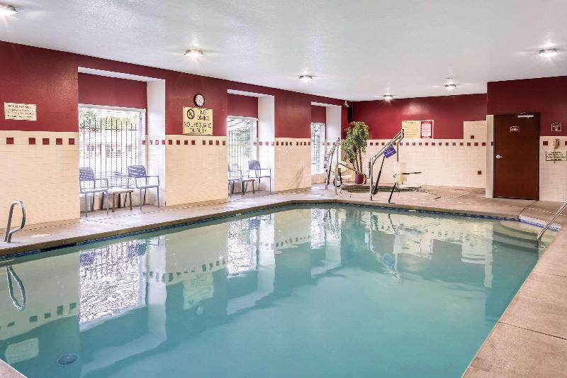هتل Comfort Inn Portland Near I84 And I205