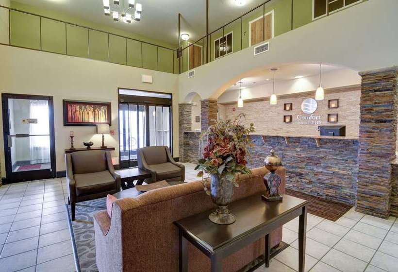 هتل Comfort Inn & Suites