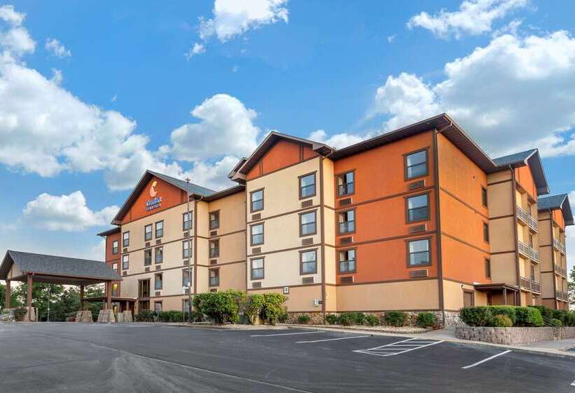 هتل Comfort Inn & Suites Branson Meadows