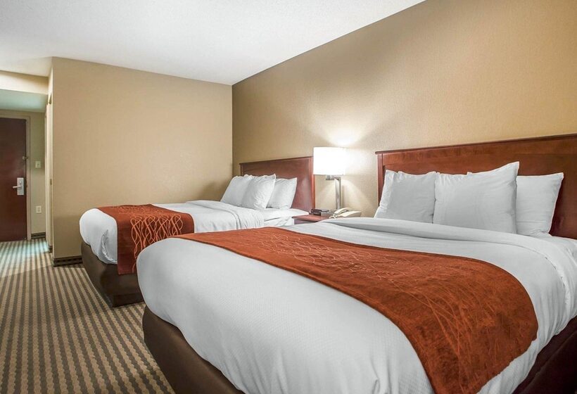 فندق Comfort Inn & Suites Carneys Point