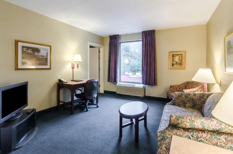 酒店 Comfort Inn & Suites