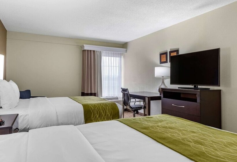 Отель Comfort Inn & Suites Lake Norman