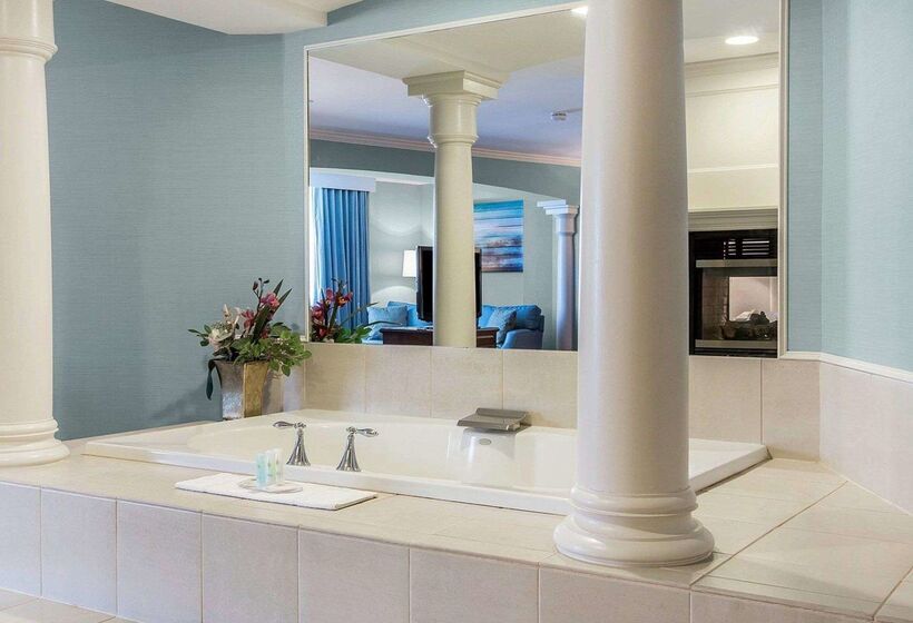 בית מלון כפרי Comfort Inn & Suites Near Burke Mountain