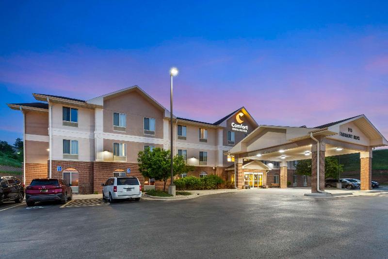 هتل Comfort Inn & Suites