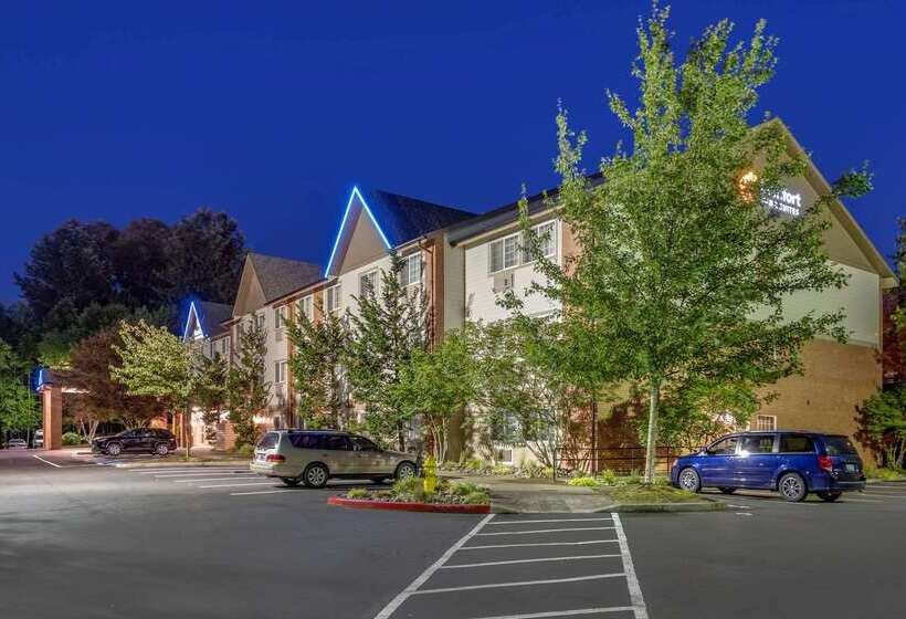 Hotel Comfort Inn & Suites Tualatin  Lake Oswego South