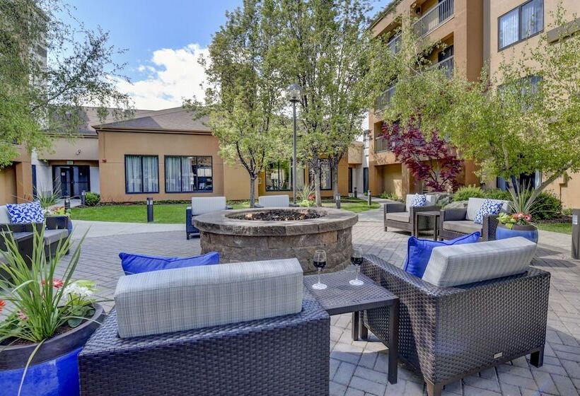 هتل Courtyard Boise Downtown