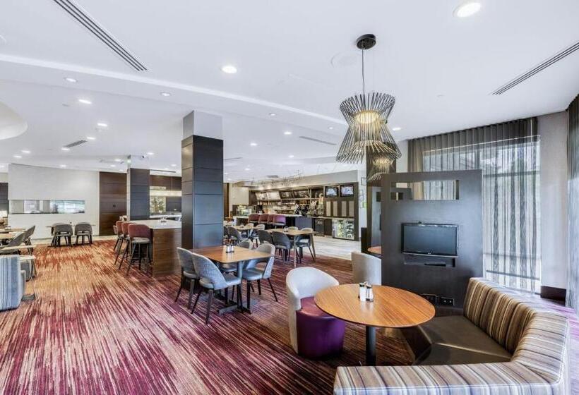 هتل Courtyard By Marriott Boston Waltham