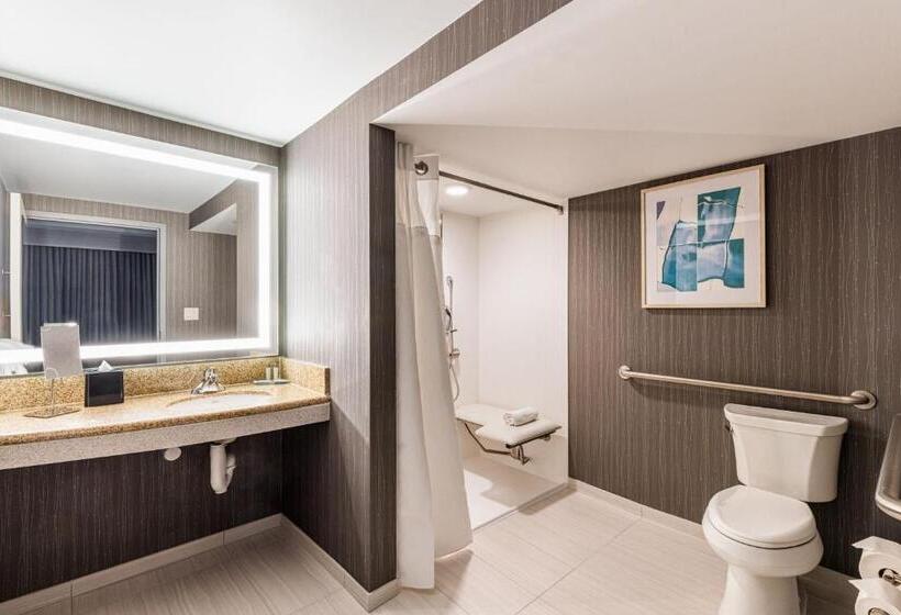 هتل Courtyard By Marriott Boston Waltham
