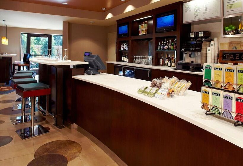 هتل Courtyard By Marriott Buffalo Amherst/university