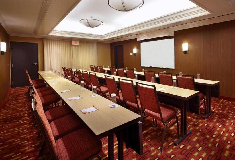 هتل Country Inn & Suites By Radisson, Convention Center