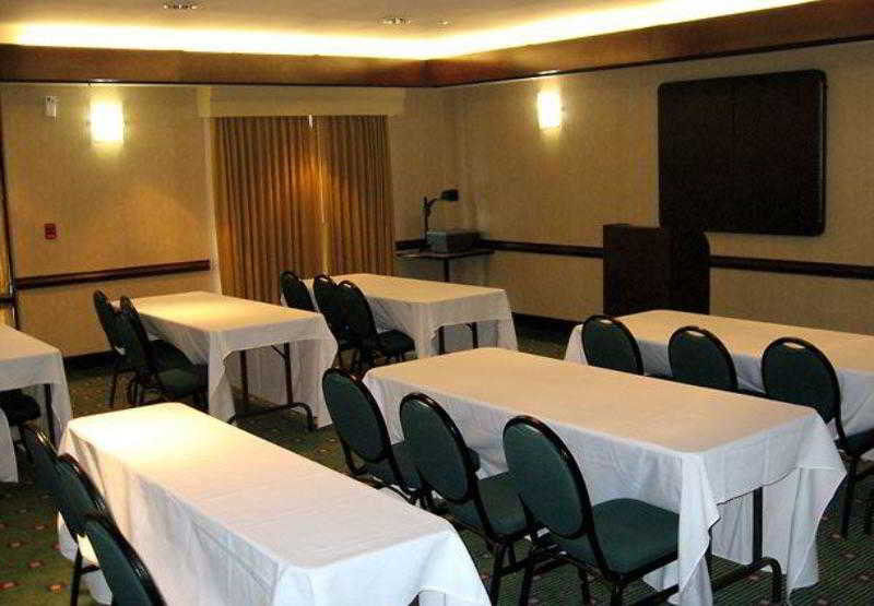 호텔 Courtyard by Marriott Atlanta Six Flags
