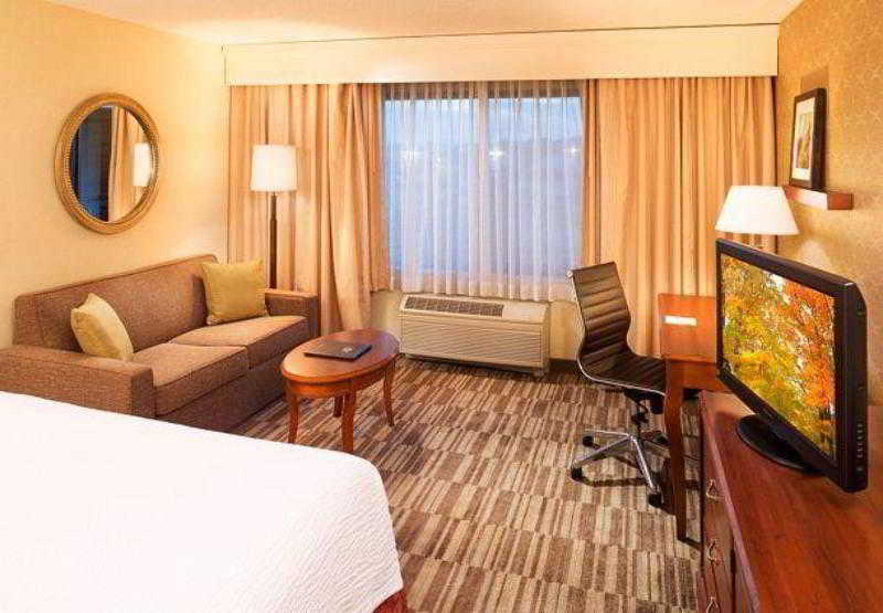 Hotel Courtyard By Marriott Boston Natick