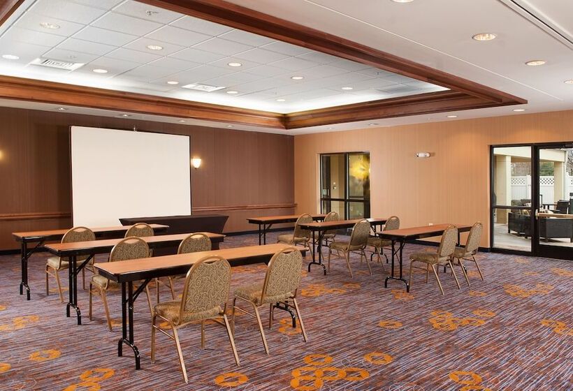 ホテル Courtyard Charlotte Gastonia