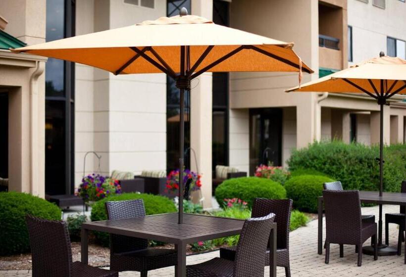 Отель Courtyard Chicago St. Charles