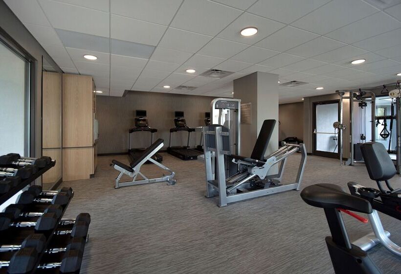 هتل Courtyard By Marriott Cincinnati Airport