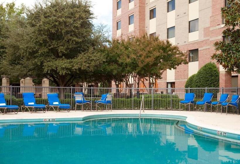 هتل Courtyard Dallas Addison Quorum Drive