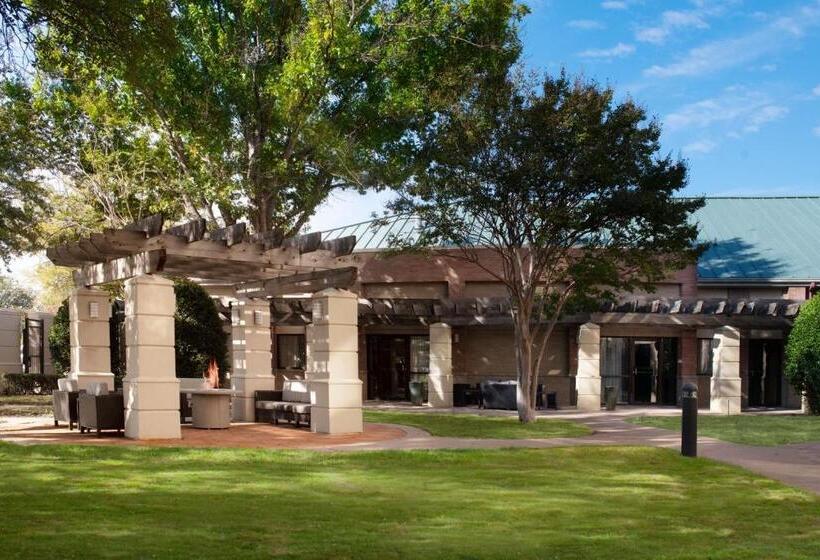 هتل Courtyard Dallas Addison Quorum Drive