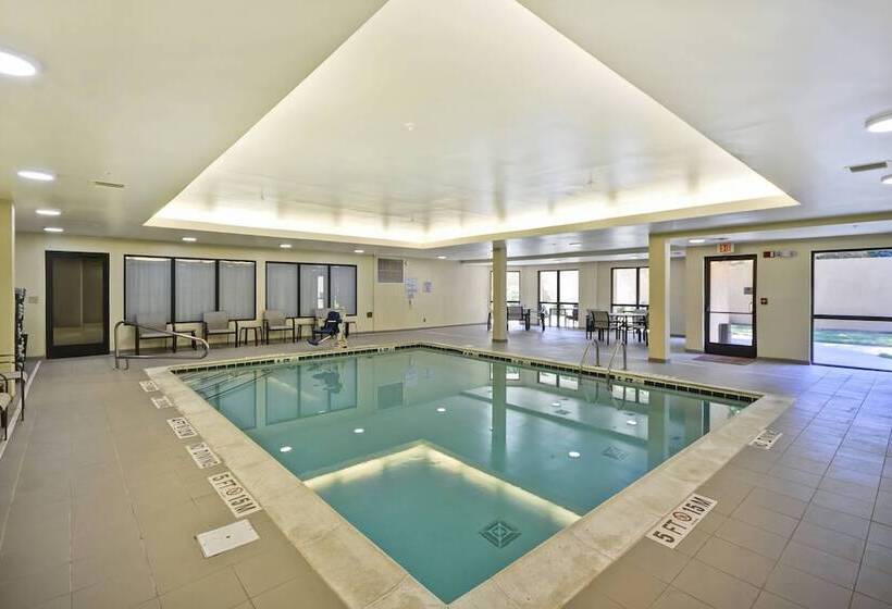 هتل Courtyard By Marriott Dalton