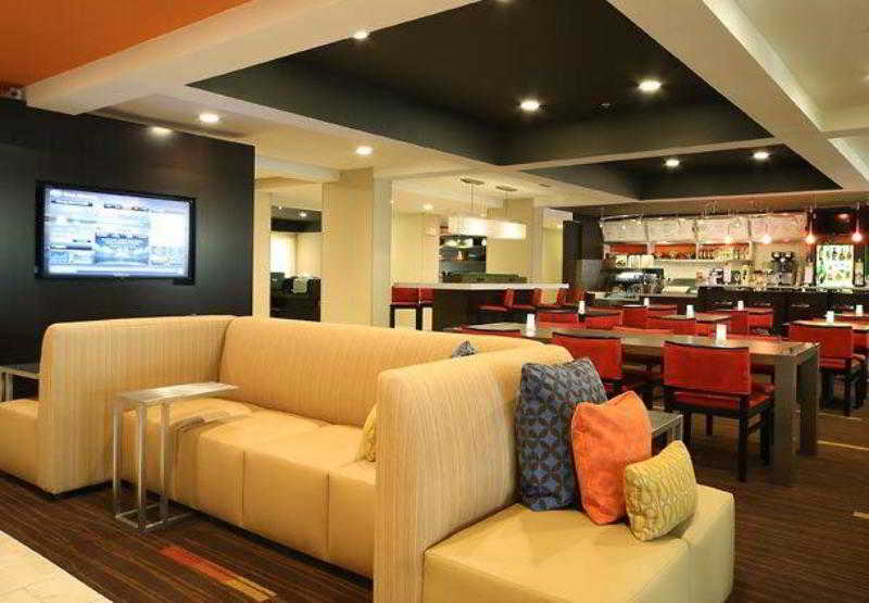 هتل Courtyard By Marriott Dayton North