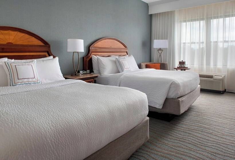 هتل Courtyard By Marriott Saratoga Springs