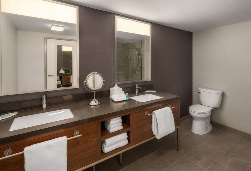 هتل Courtyard By Marriott Seattle Bellevue/downtown