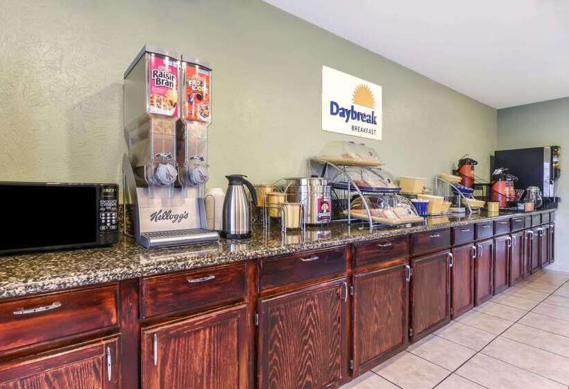 호텔 Days Inn By Wyndham Granbury