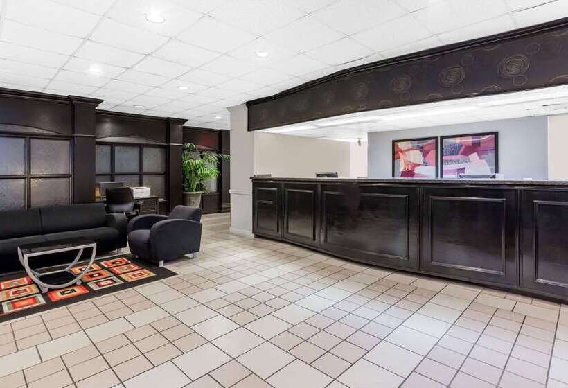 فندق Days Inn & Suites By Wyndham Jennings