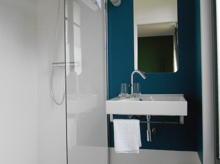 Отель De France