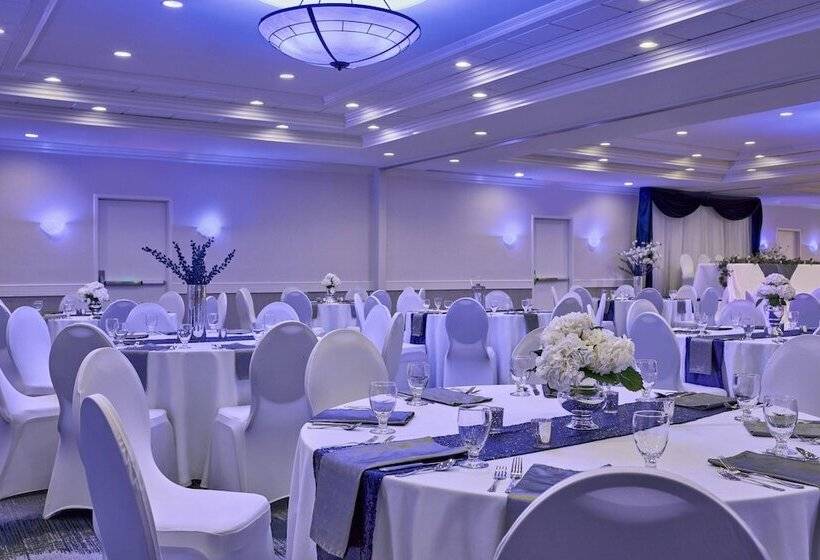 Delta Hotels By Marriott Muskegon Convention Center