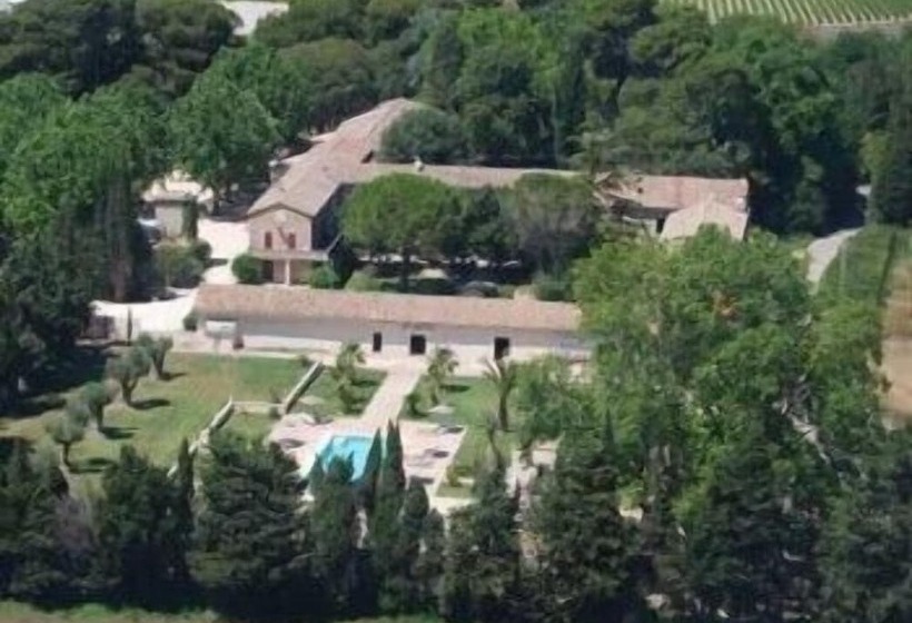 هتل Domaine Du Grand Malherbes
