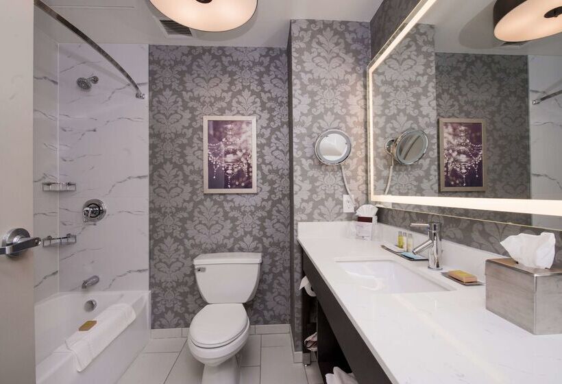 فندق Doubletree By Hilton Utica