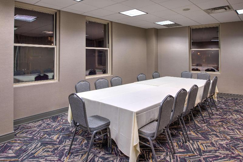 فندق Doubletree By Hilton Utica