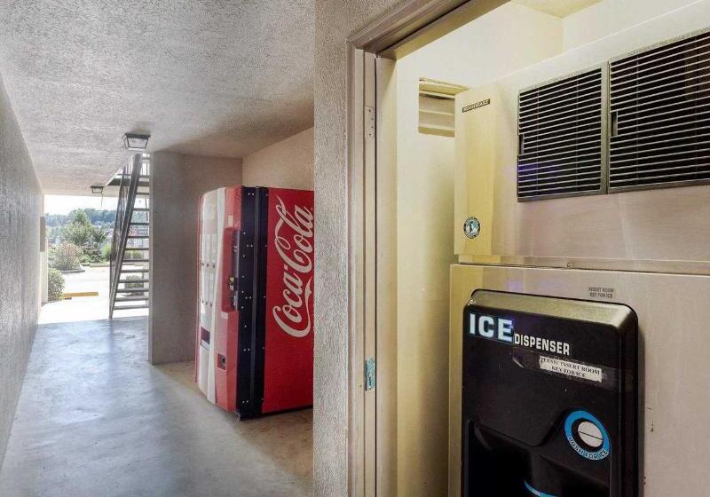 فندق Econo Lodge Grenada