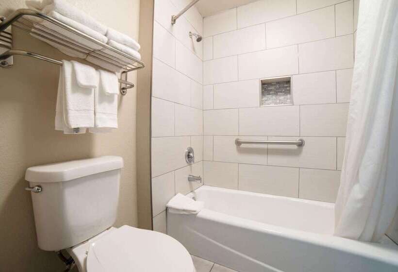 هتل Econo Lodge Inn & Suites Corpus Christi