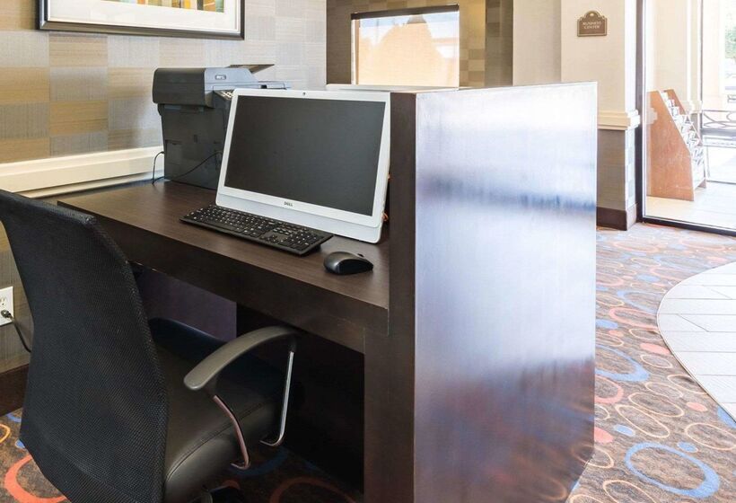 هتل Econo Lodge Inn & Suites East Houston I10