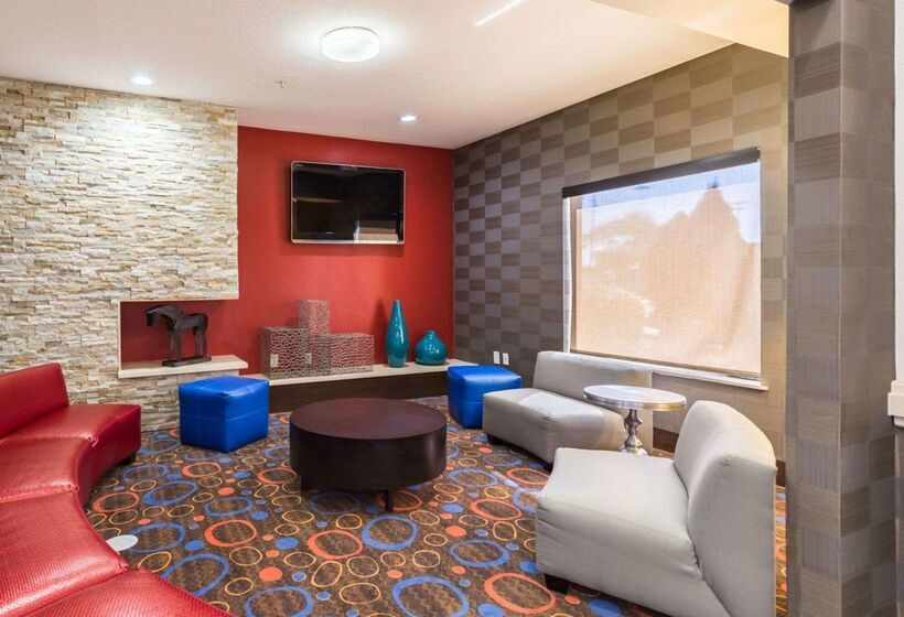 هتل Econo Lodge Inn & Suites East Houston I10