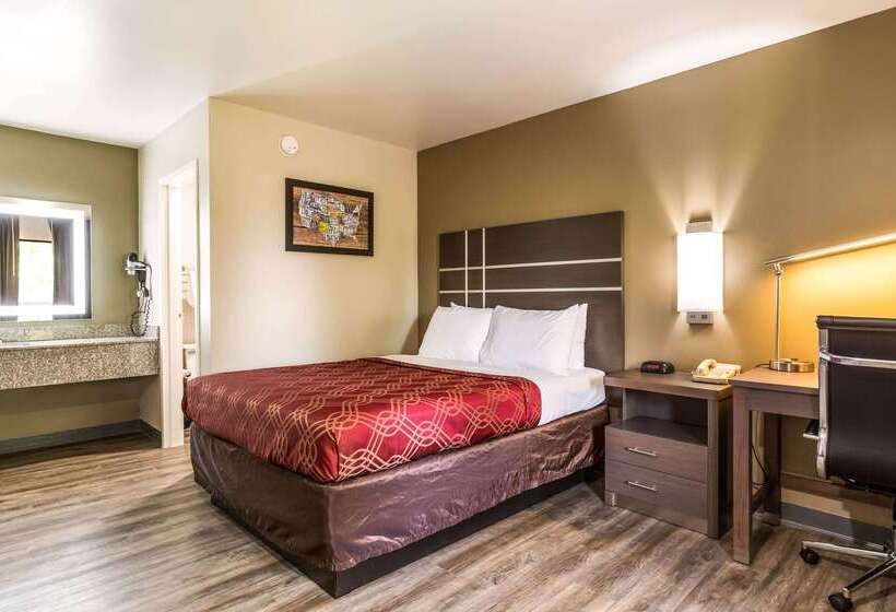 فندق Econo Lodge  Inn & Suites
