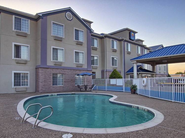 هتل Fairbridge Inn & Suites Cleburne