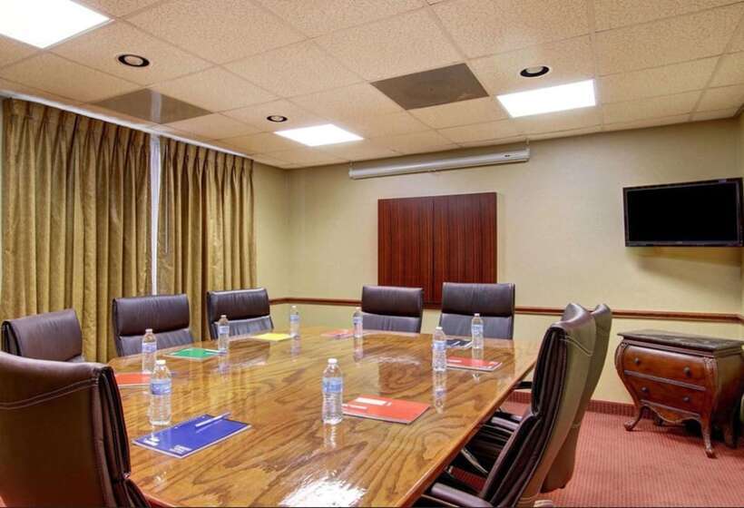 فندق Fairbridge Inn & Suites Cleburne