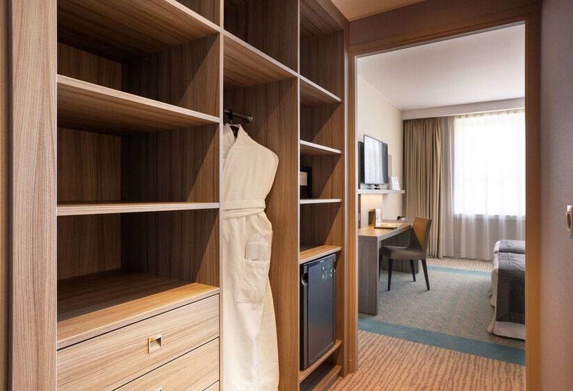 Golden Tulip Aix Les Bains   Hotel & Spa