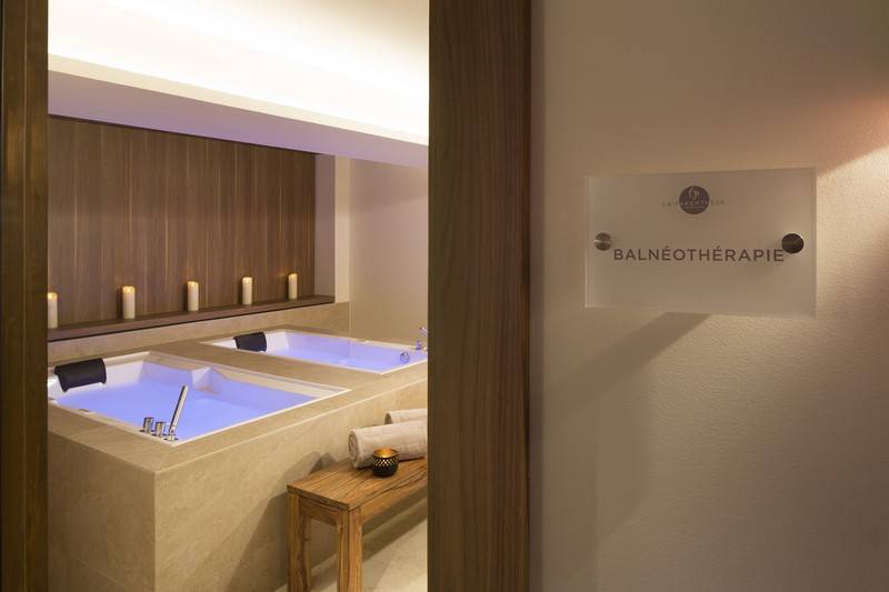 هتل Golden Tulip Aix Les Bains   & Spa