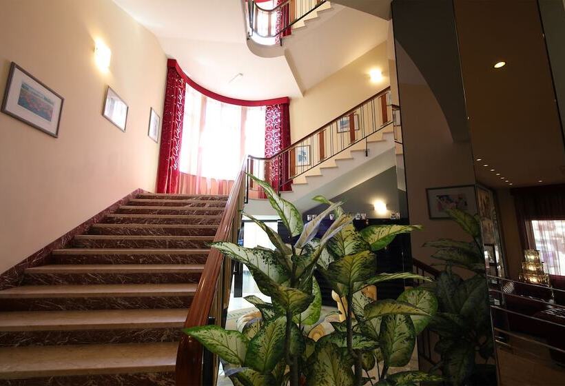 هتل Grande Albergo Maugeri